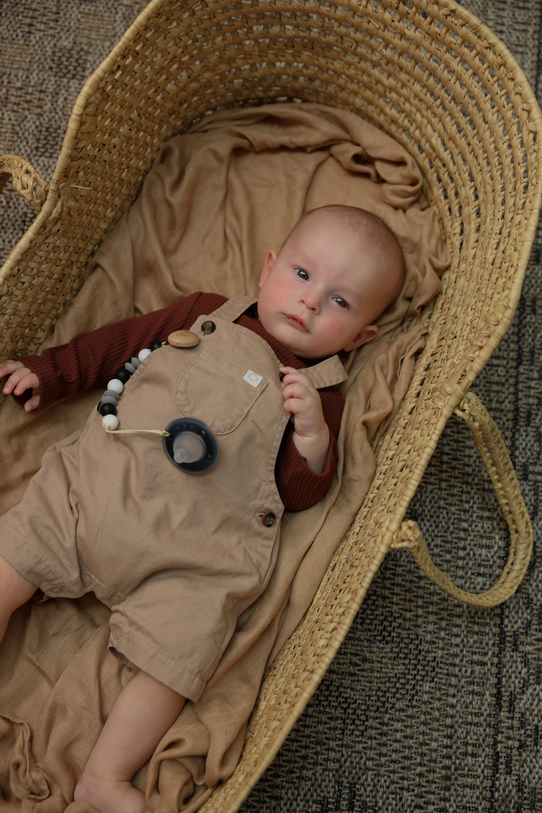 Ninni Co. Cookies and Cream Pacifier Clip - Image 3