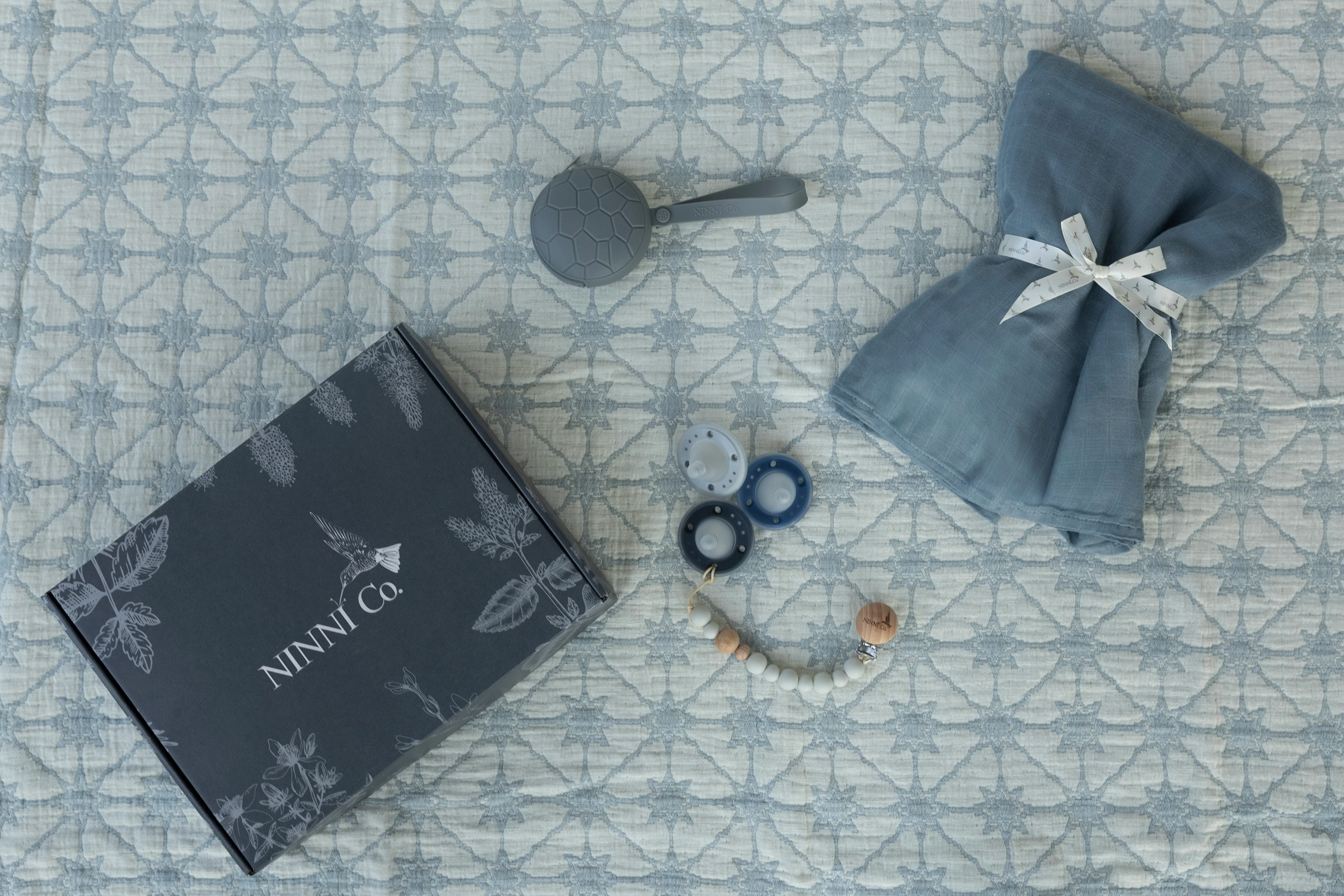 Ultimate Ninni Co. It's A Boy/Girl Baby Shower Gift Set - Image 7